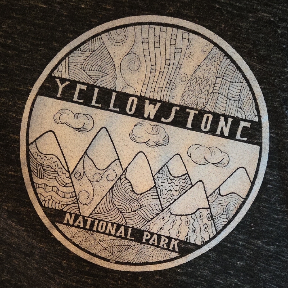 Yellowstone National Park Graphic Heather Gray T-Shirt - Picture 5 of 6